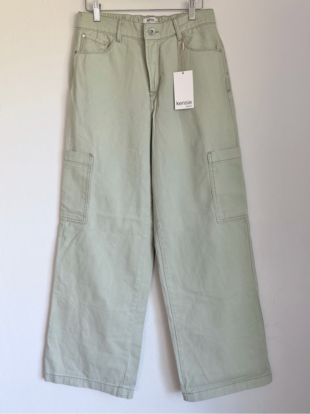 Kensie Jeans Wide-Leg High Rise Twill Cargo Pants in Sage Green, Sz 8/29
NWT